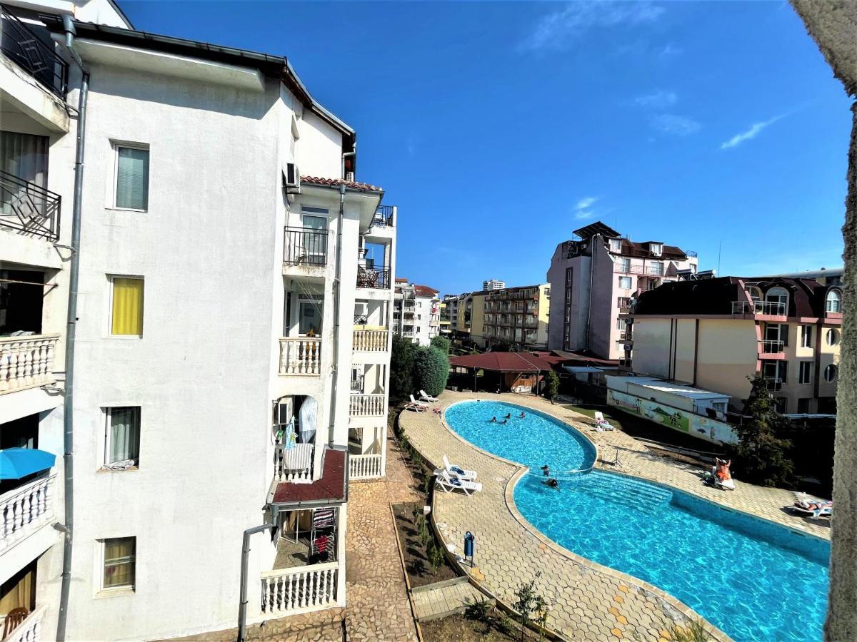 Bravo 5 Holiday Home Солнечный берег Экстерьер фото