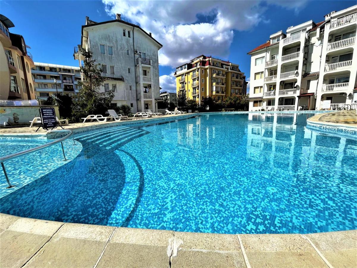 Bravo 5 Holiday Home Солнечный берег Экстерьер фото