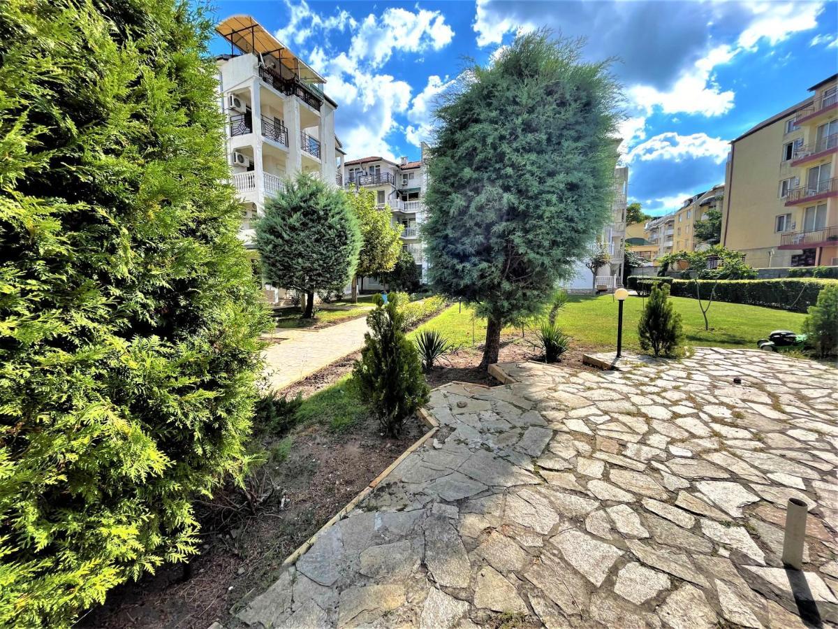 Bravo 5 Holiday Home Солнечный берег Экстерьер фото