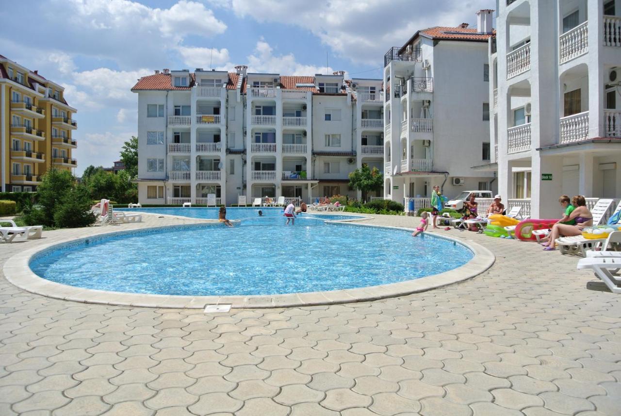 Bravo 5 Holiday Home Солнечный берег Экстерьер фото