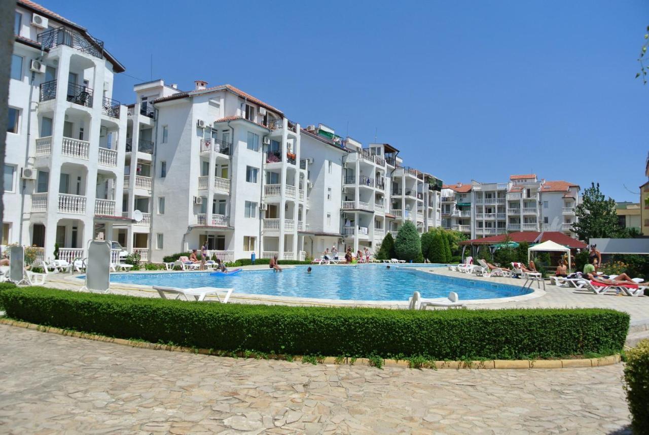 Bravo 5 Holiday Home Солнечный берег Экстерьер фото